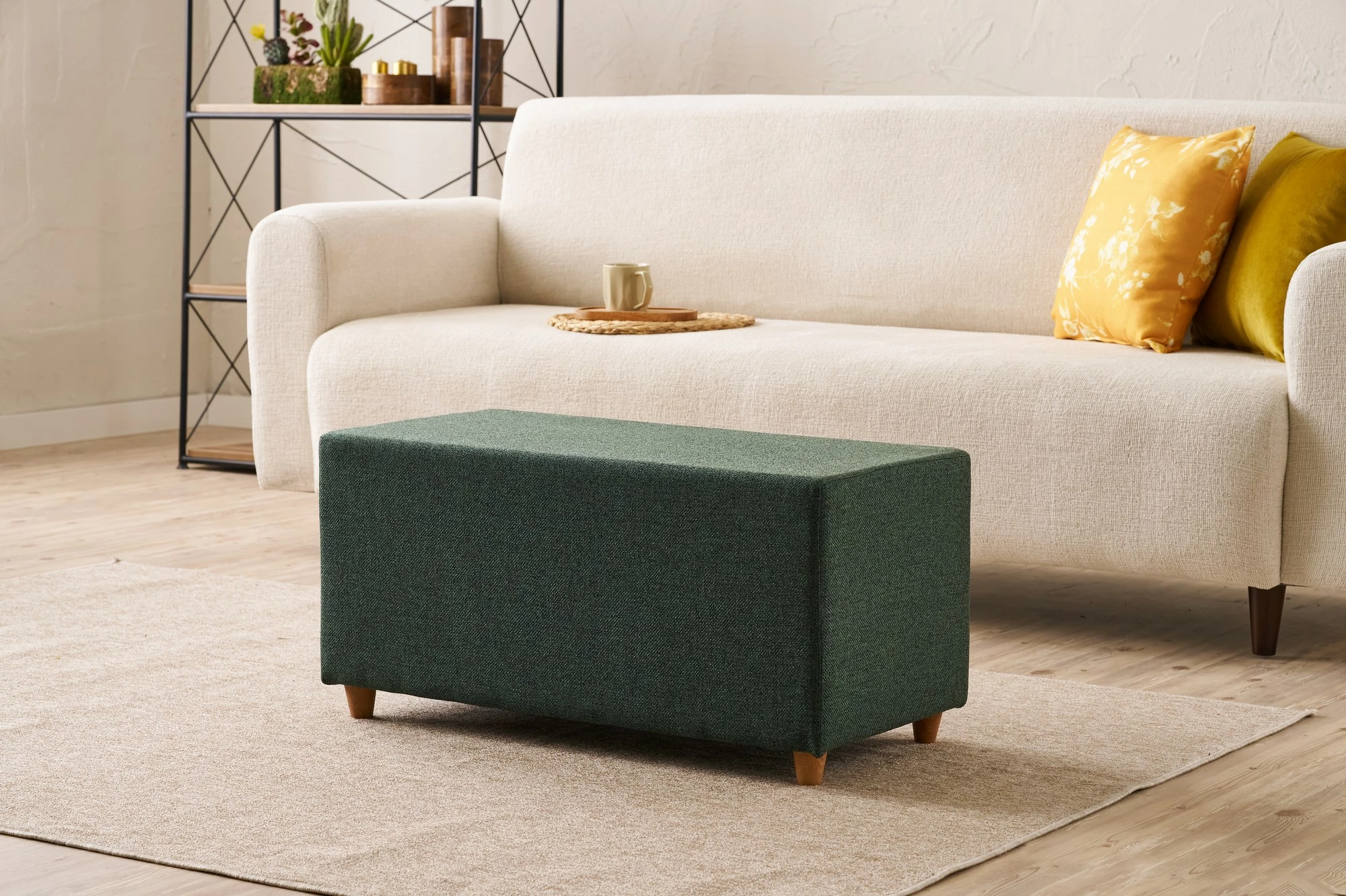 Zelen puf Atelier del Sofa, Urla