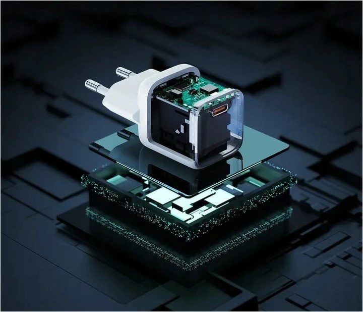 Stenski polnilec 30 W, 1x USB-C, bel AUKEY Omnia II Mini PA-B1L