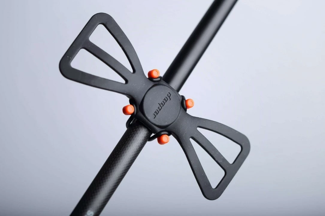 Ovitek za telefon Deeper, črn