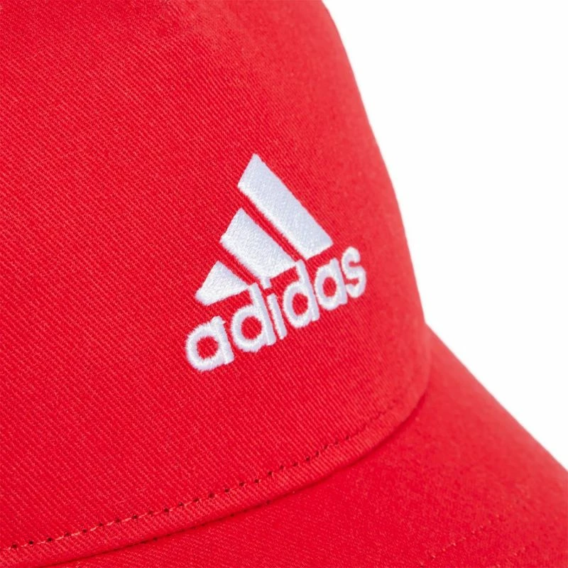 Kapa adidas, rdeča