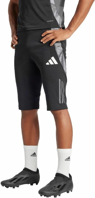 Kratek športni model adidas, črn