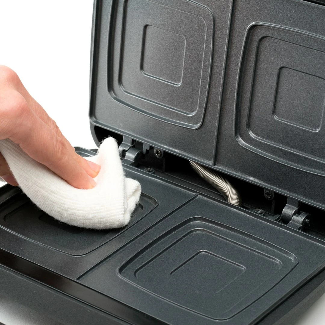 Toster za sendviče Black+Decker BXSA753E, 750 W, inox