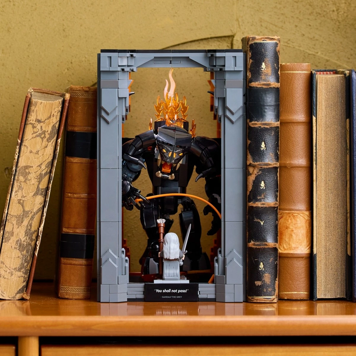 Book nook z Balrogom, LEGO Icons Lord of the Rings, 1201 kosov, za odrasle, večbarvno