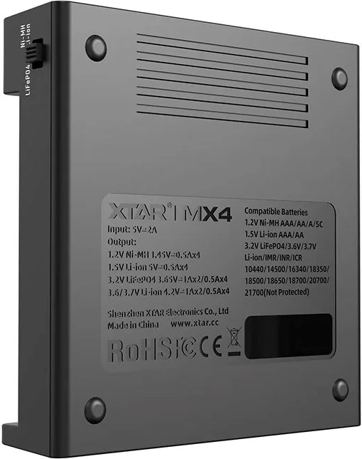 Univerzalni polnilec baterij XTAR MX4, 4 reže, črn